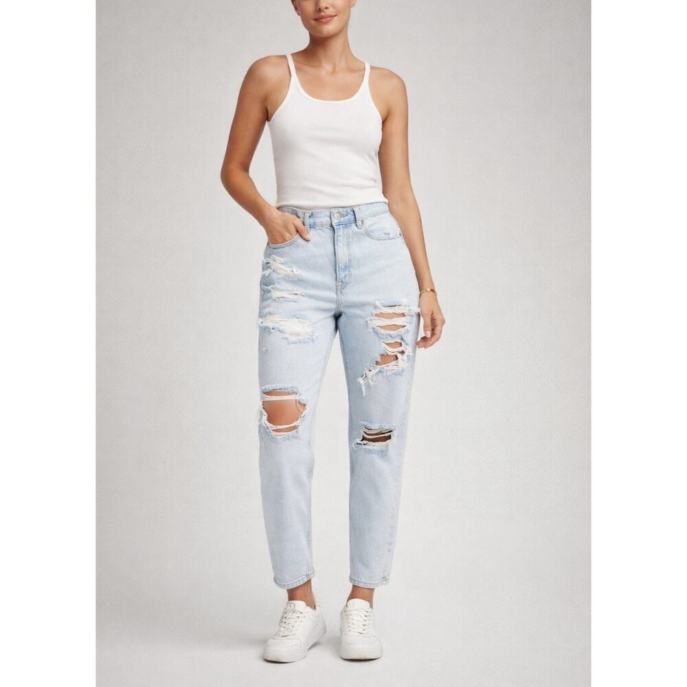 American Eagle High Rise Mom Jeans Size 6 Short Light Wash Distressed